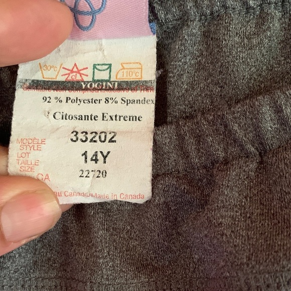 Stylish Kids Leggings in Gray with Pink Accent - Picture 3 of 7